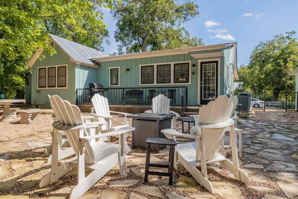 Town Creek Retreat | Fire Pit & EV Charger