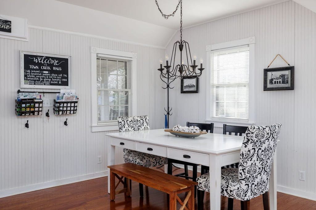 Town Creek Haus - Close to Wineries and Main!