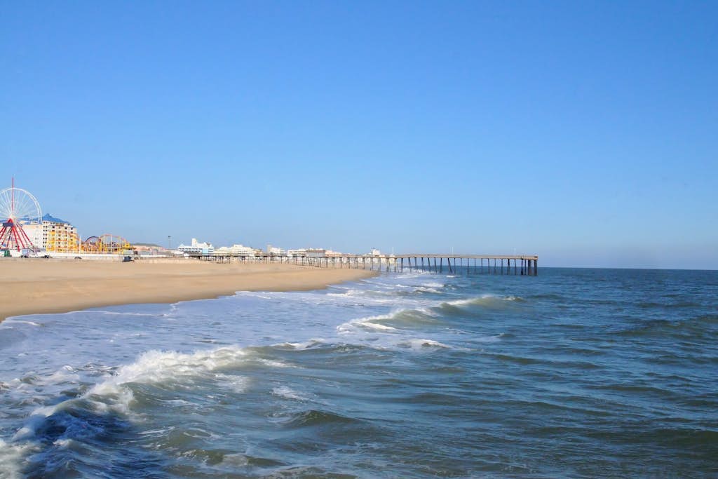 Completely remodeled condo with private balcony - 100 yards to beach