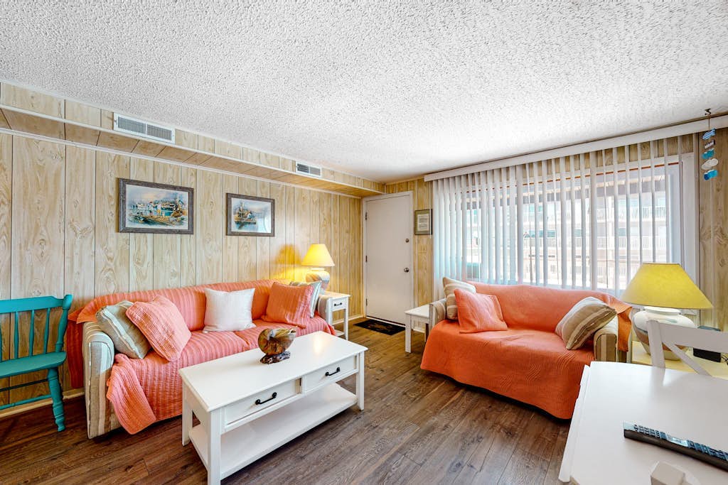 3rd-Floor Condo w/Partial Ocean Views, Beach Access, Balcony, Free WiFi, & W/D