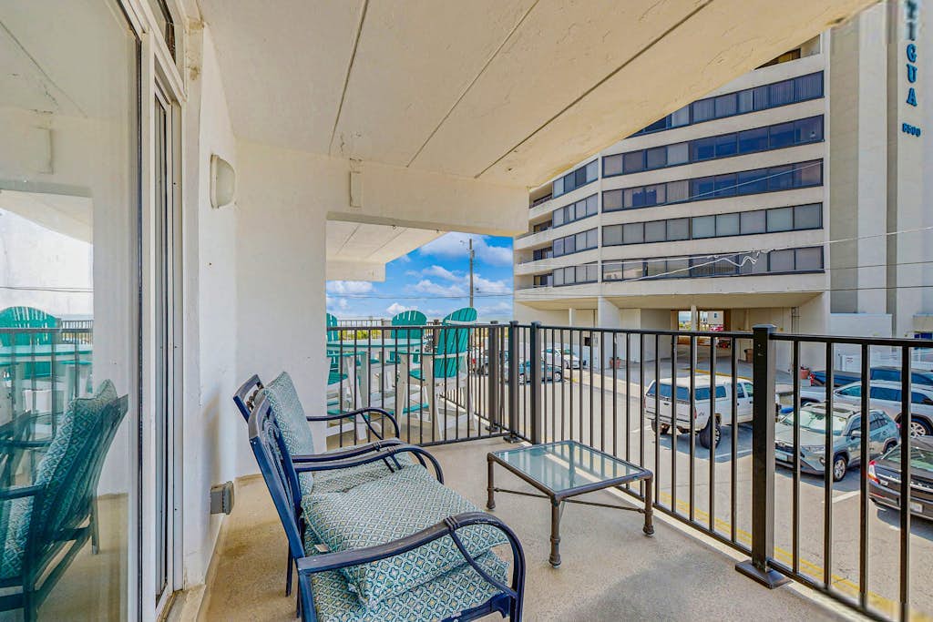 Comfy Condo w/ Balcony & Ocean Views -- 200' to Beach