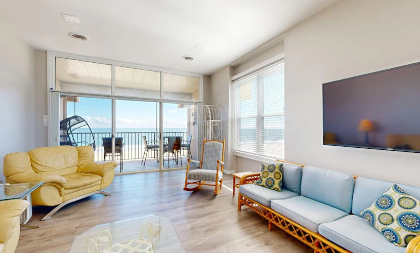 Renovated Beachfront Penthouse: Steps to Boardwalk, Dining, Entertainment