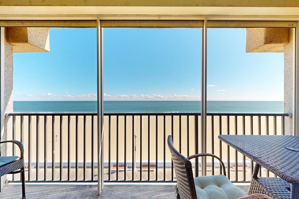 Renovated Beachfront Penthouse: Steps to Boardwalk, Dining, Entertainment