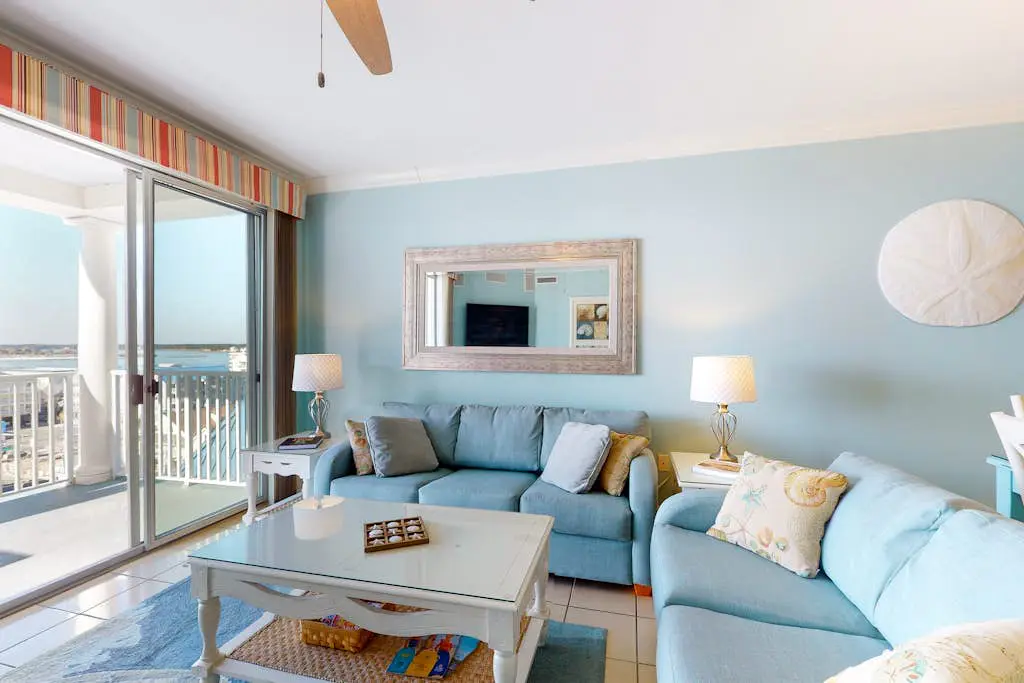 Belmont Towers 708