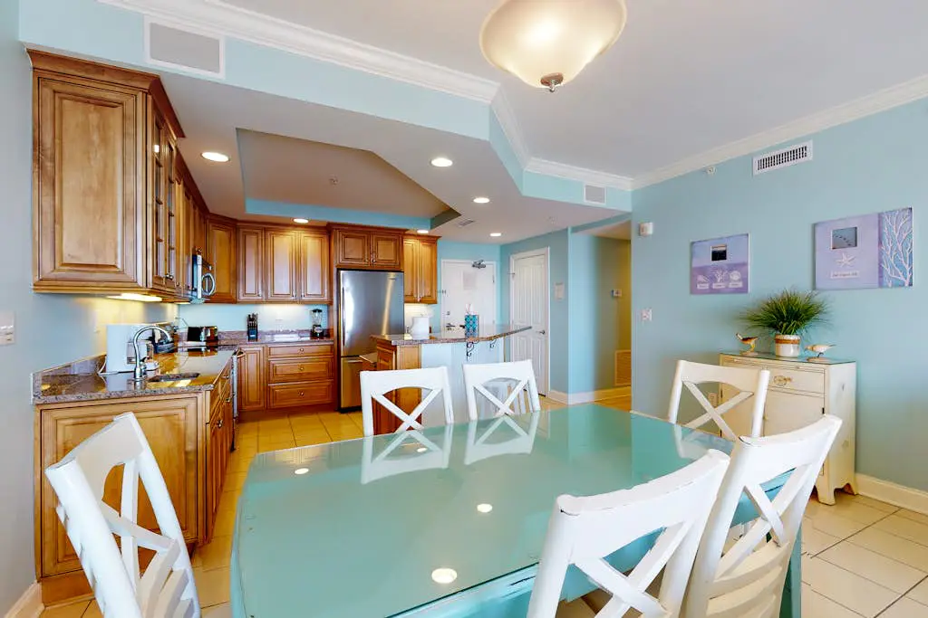 Belmont Towers 708