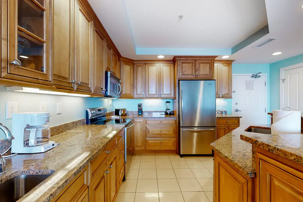 Belmont Towers 708