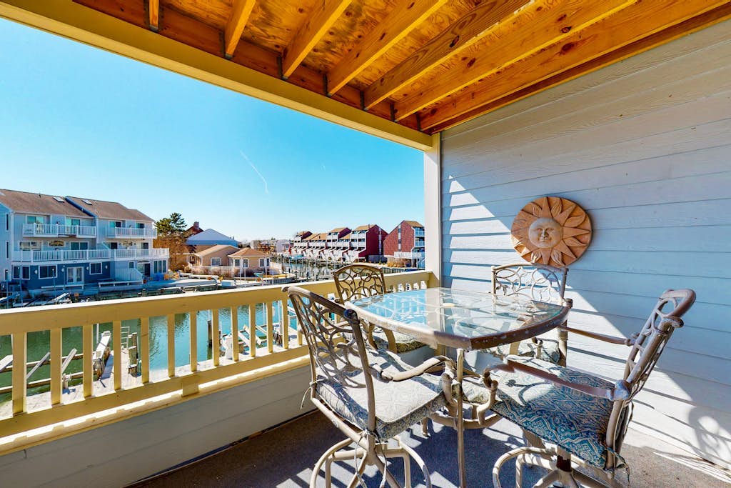 Sunny Condo w/Private Balcony, Free WiFi, Shared Pools, Tennis Court, and A/C