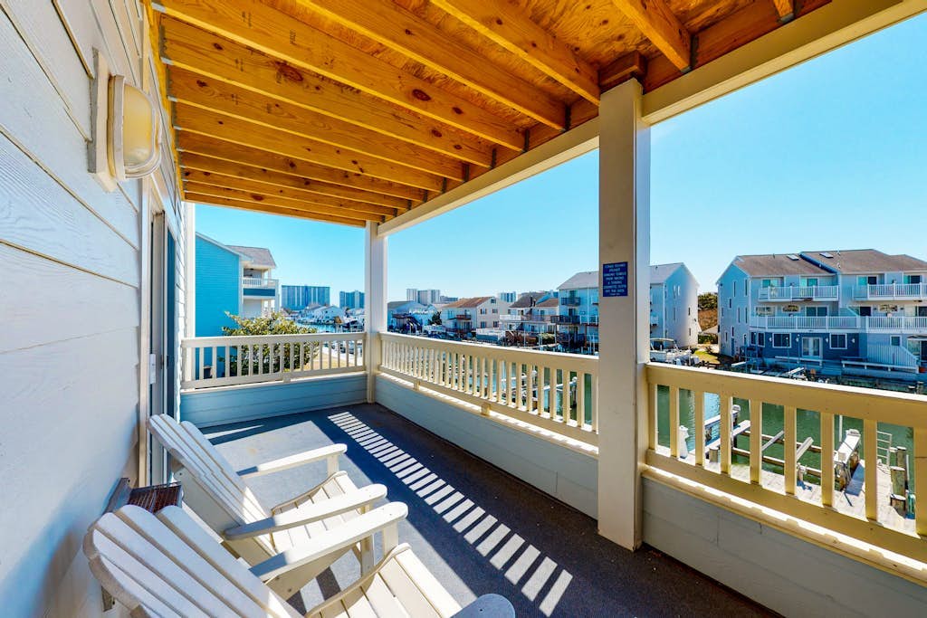 Sunny Condo w/Private Balcony, Free WiFi, Shared Pools, Tennis Court, and A/C