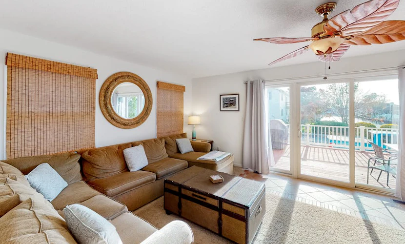Spacious Home w/Deck, 2 Gas Fireplaces, Gas Grill, Free WiFi - near the Ocean
