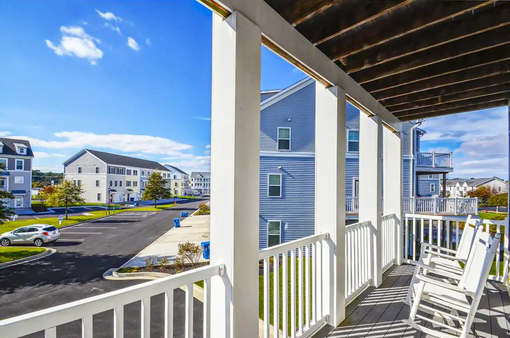 Seaside Village- Bowline 13009-1