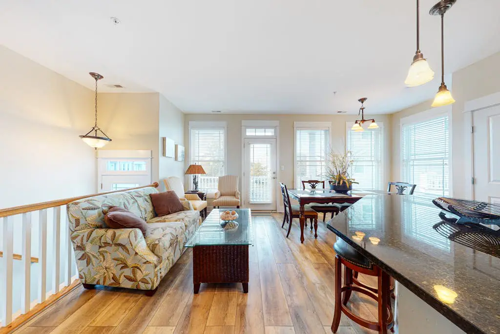 Seaside Village- Bowline 13009-1