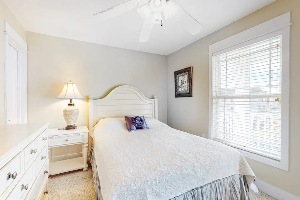 Seaside Village- Bowline 13009-1