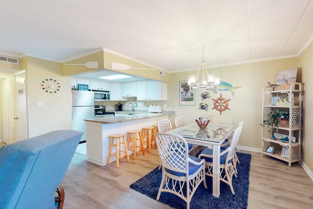 Fantastic Oceanfront Home w/Private Balcony, Free WiFi, Central AC, Washer/Dryer