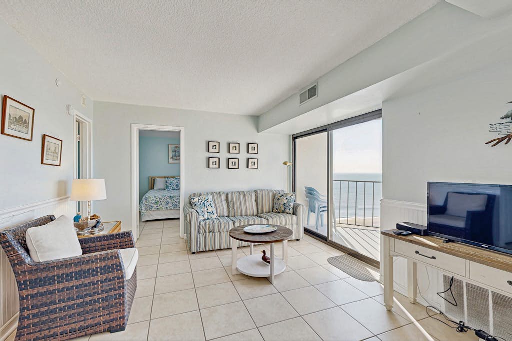 9400 Unit 1808