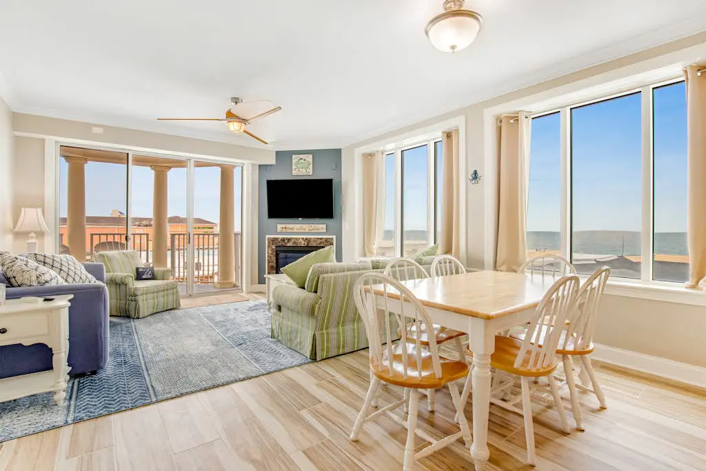 Belmont Towers 407