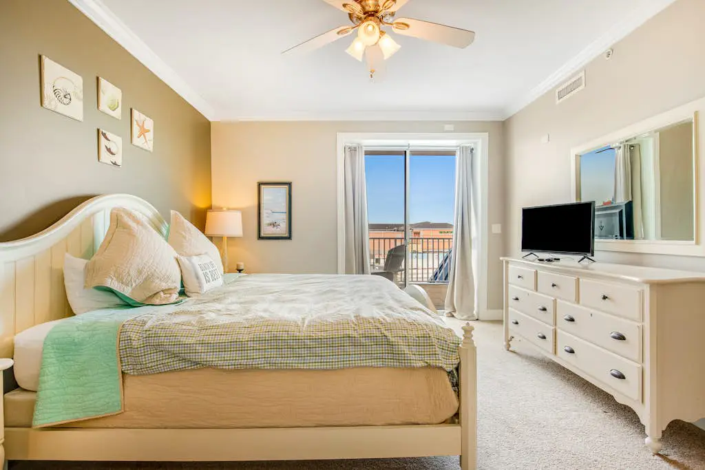 Belmont Towers 407