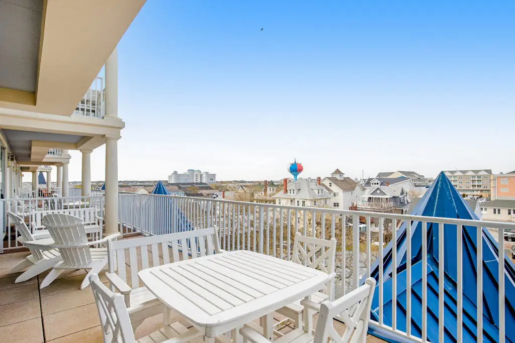 Belmont Towers 407