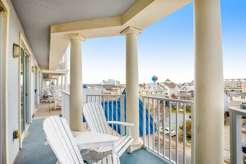 Belmont Towers 407