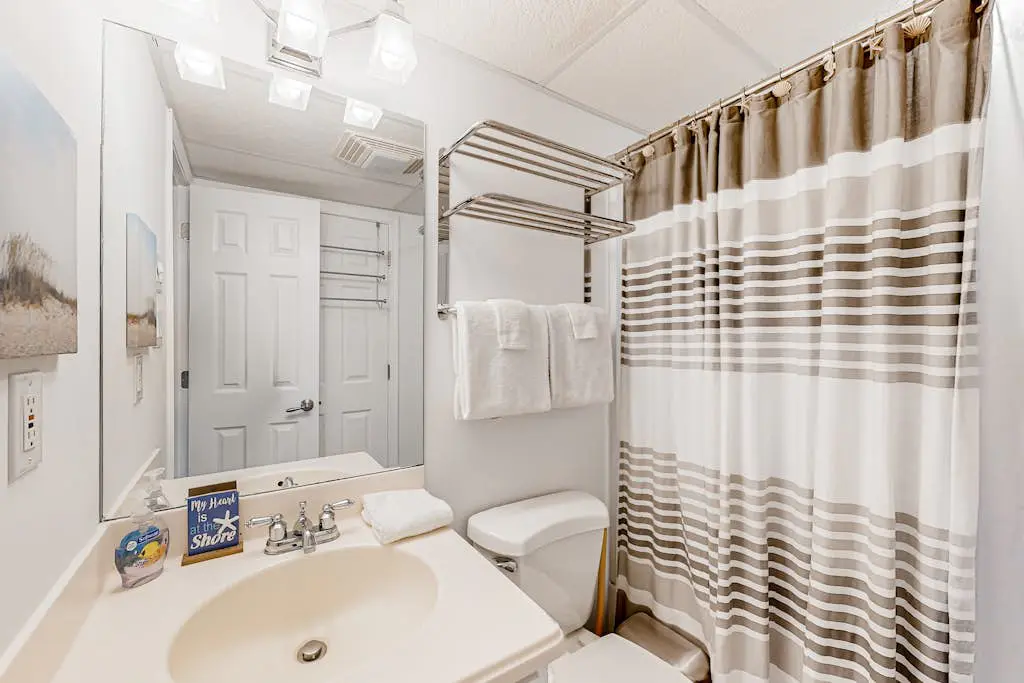 Harbor Sails 203