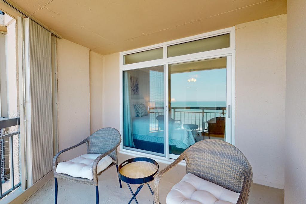 Fountainhead Towers condo with ocean view, washer/dryer, pool, & tennis