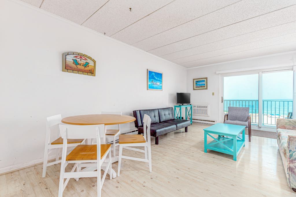 Oceanfront Condo w/Ocean View, Private W/D, Free WiFi, and Partial A/C
