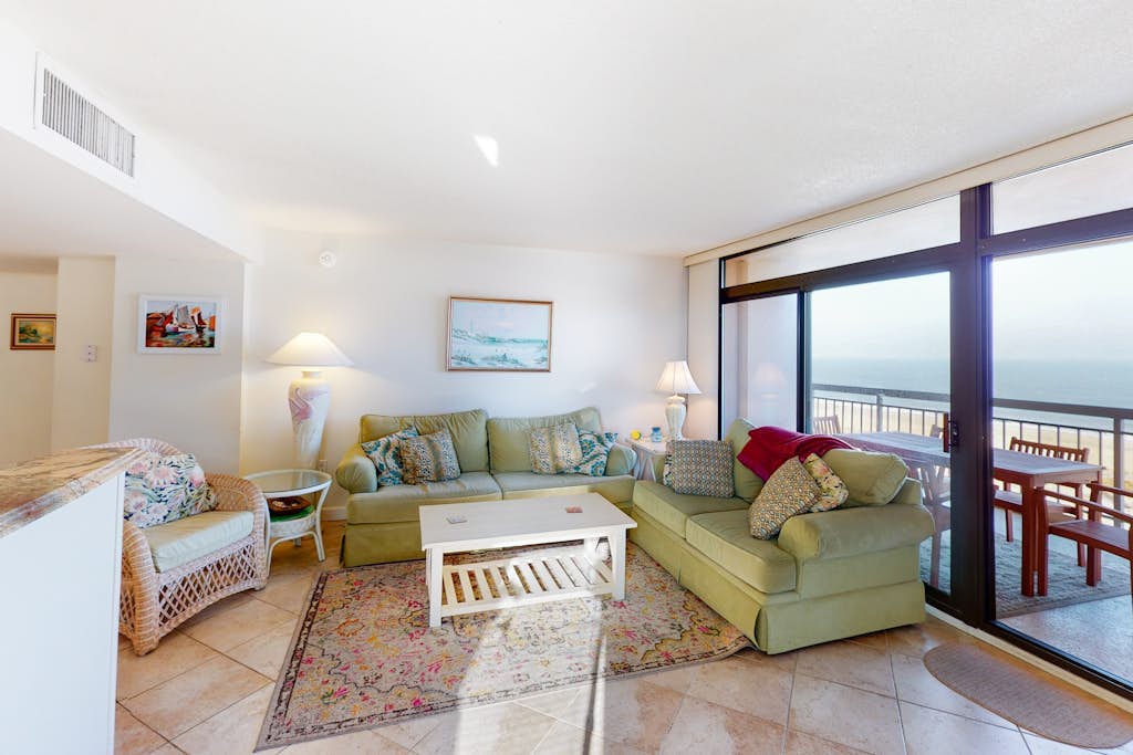 Oceanfront Condo w/ Balcony, WiFi, Central AC & Shared Pool/Tennis/Sundeck