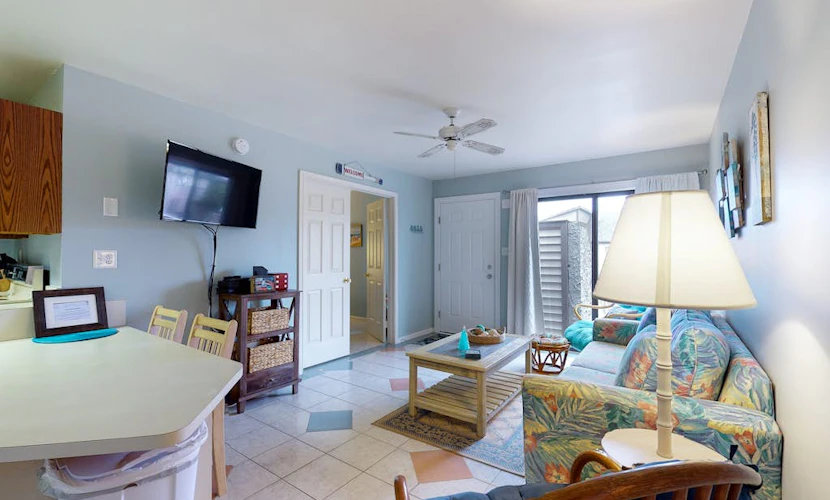 Second-Floor Condo near the Beach w/Private Balcony, Shared Tennis & Pools