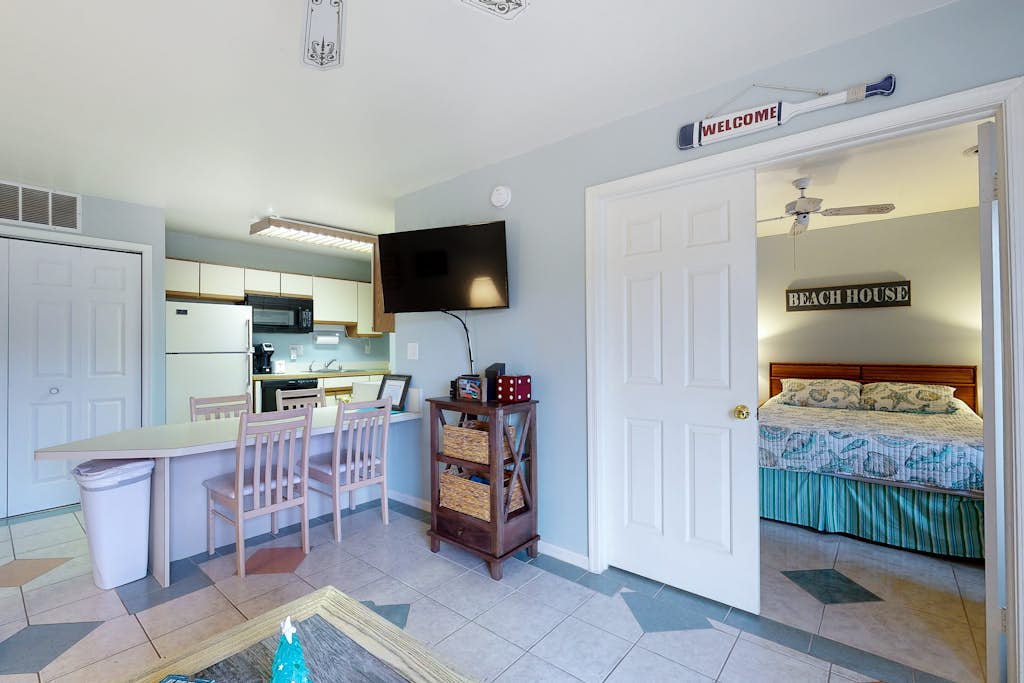 Second-Floor Condo near the Beach w/Private Balcony, Shared Tennis & Pools