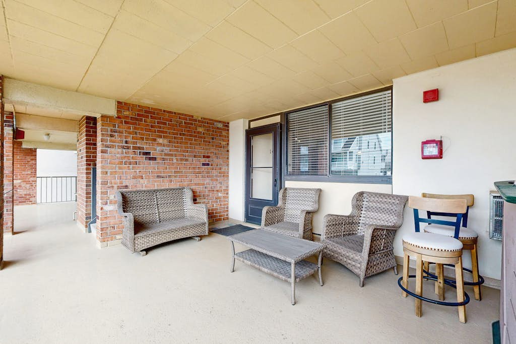 Spacious Condo w/Private Patio, Washer/Dryer, Free WiFi, Partial A/C, & More