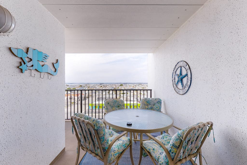 Excalibur Condo w/ Ocean & Bay Views, Balcony, WiFi, Laundry & Shared Pool