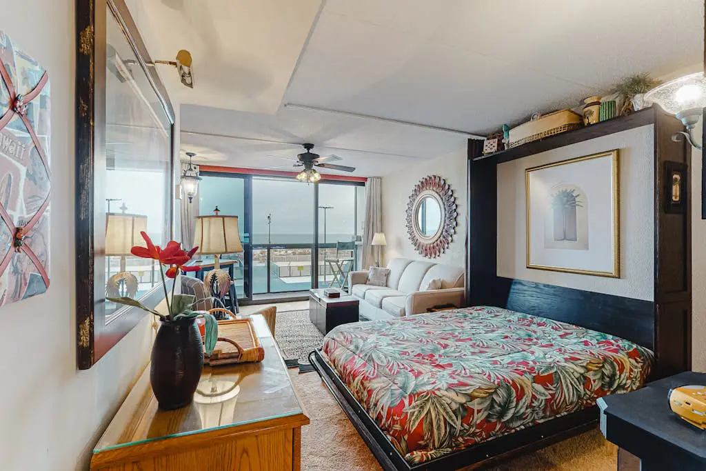 Golden Sands 109