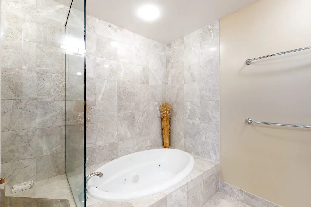 Gateway Grand 301