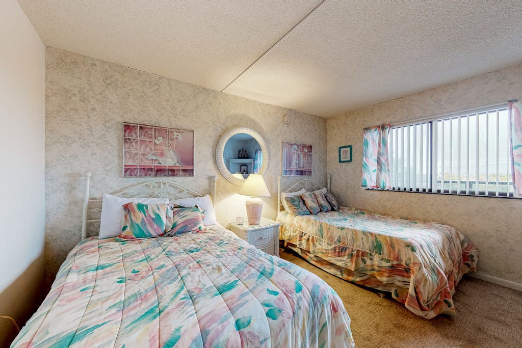 Affordable ocean-view condo with balcony, pools & gym