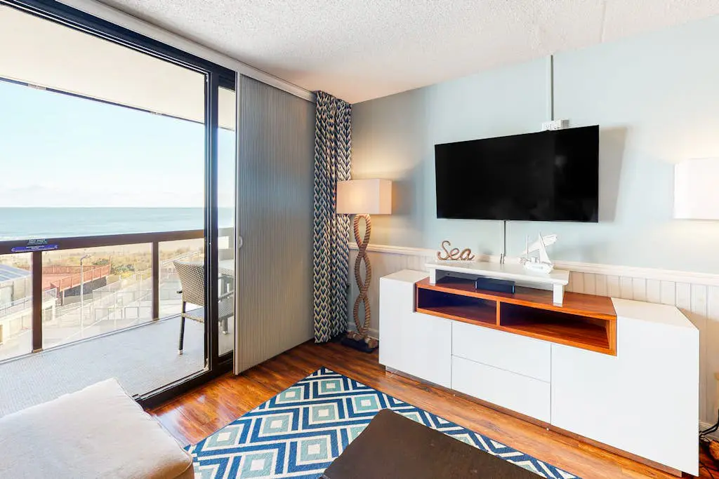 Golden Sands 302