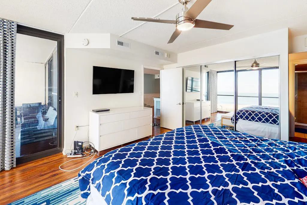 Golden Sands 302