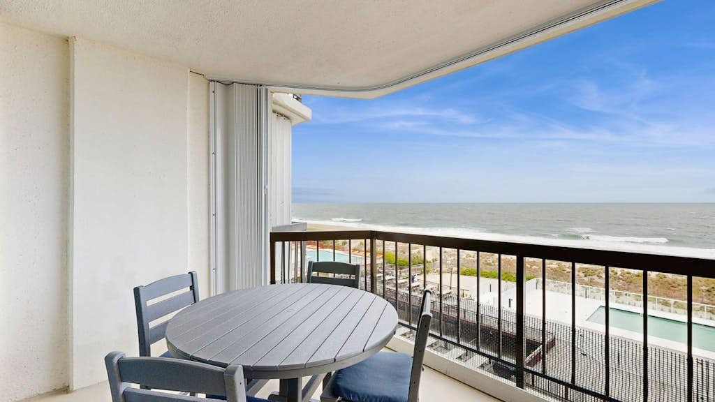 Magnificent beach condo with amazing views