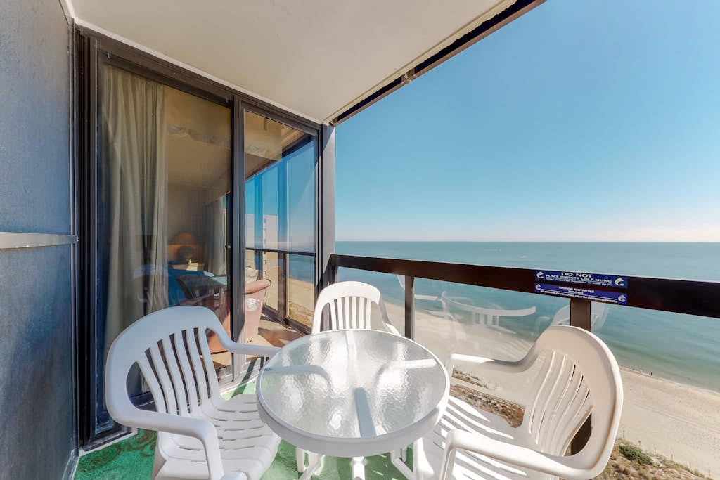 Golden Sands 1704
