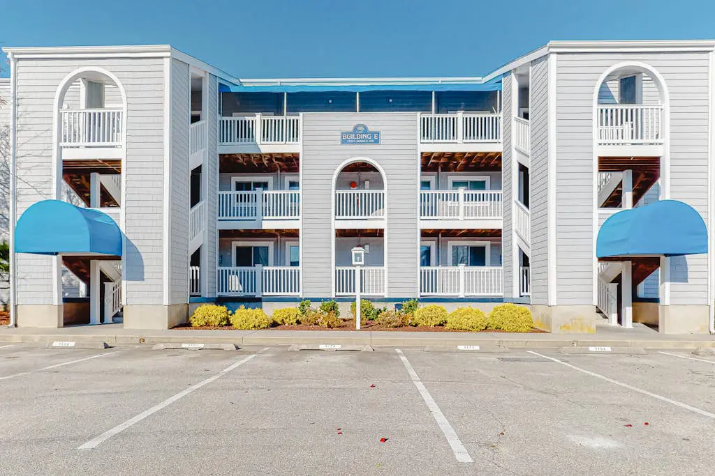 Hidden Harbour 315E