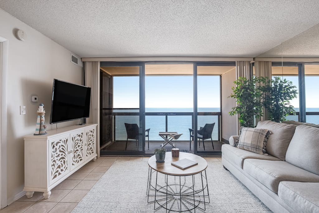 Beachfront condo with great views, balcony, pools & game room