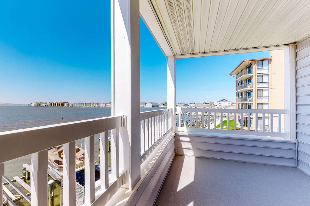 Harbour Towne 204A