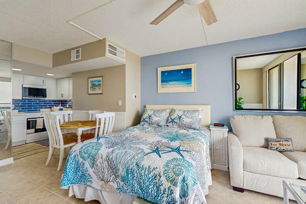 Golden Sands 714