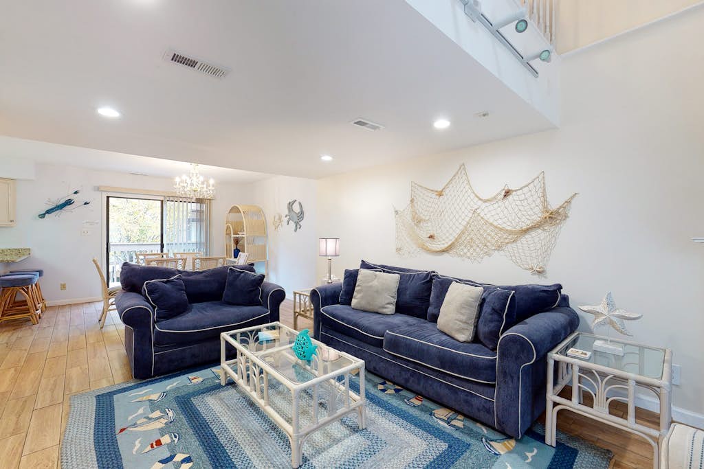 Updated Bayside Townhome w/ Patio, AC, WiFi, Washer/Dryer & Shared Pools