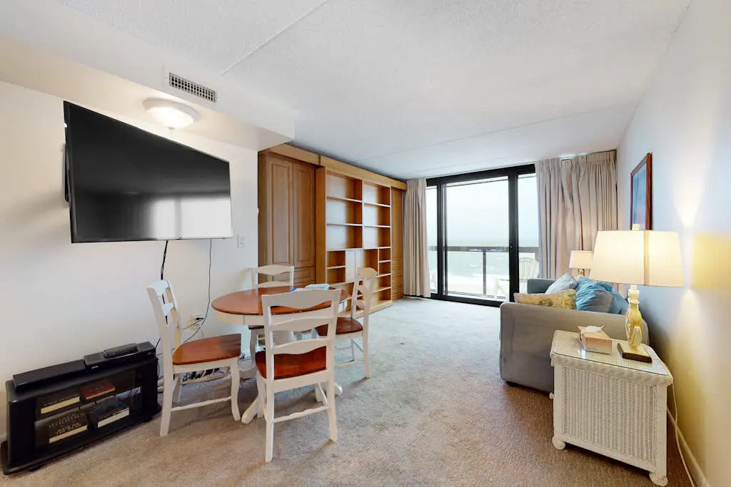 Golden Sands 709