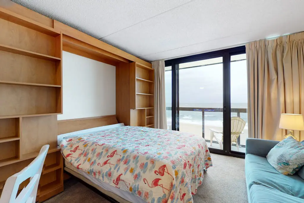 Golden Sands 709