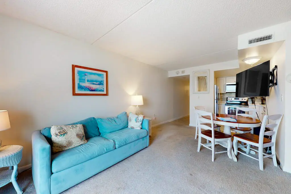 Golden Sands 709