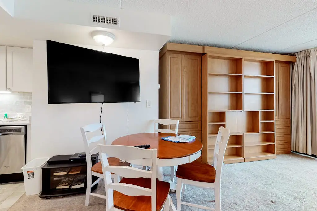 Golden Sands 709