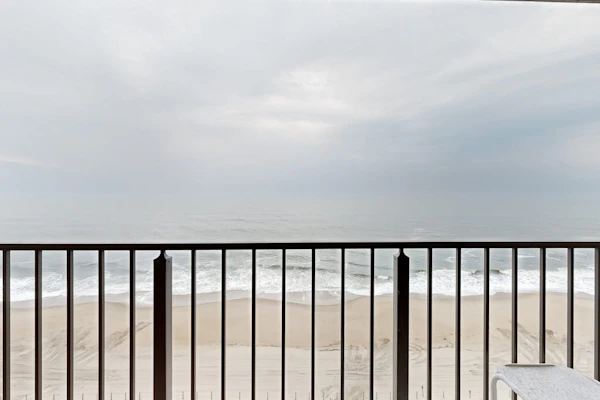 Updated Beachfront Condo w/Water View, Balcony, AC & Hot Tub