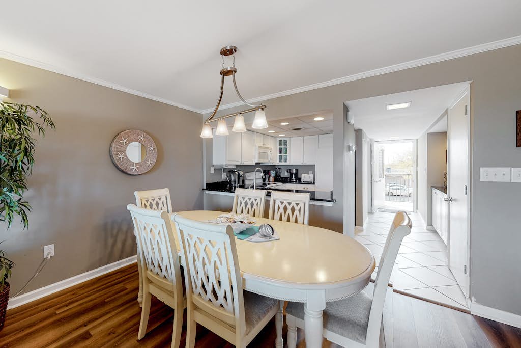 Beachfront Condo w/Private Balcony, Beach Views, Washer/Dryer, Central A/C