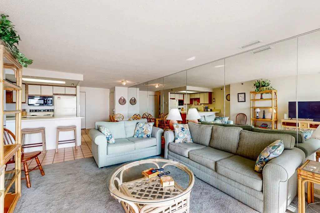 Sandy Square 305