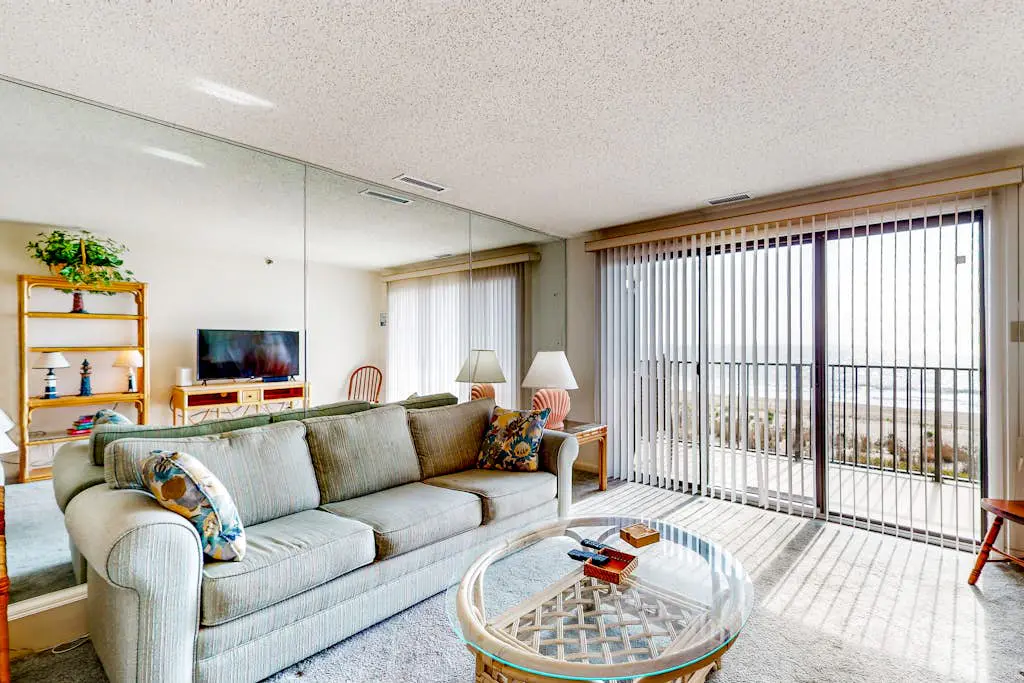 Sandy Square 305